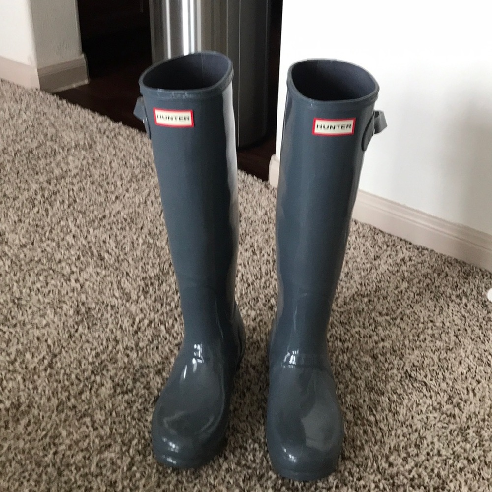 NWOT US Size 8 gray HUNTER Rain boots.